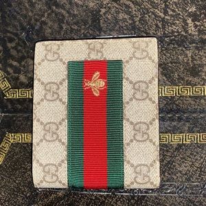 Gucci Web GG SUPREME Wallet.